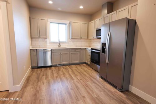 unit-28-2600 Racquet Ln, Yakima, WA, 98902-6113 | Card Image