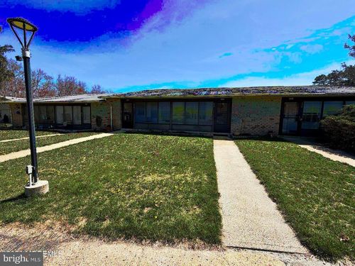 20 Yorkshire Court, MANCHESTER TOWNSHIP, NJ, 08759 | Card Image