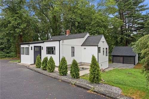 3100 County Trail, East Greenwich, RI, 02818 | Card Image