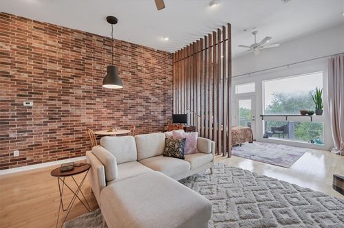 unit-306-2931 E 12th St, Austin, TX, 78702-2428 | Card Image