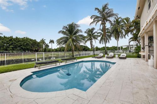 981 Waterside Cir, Weston, FL, 33327-2023 | Card Image