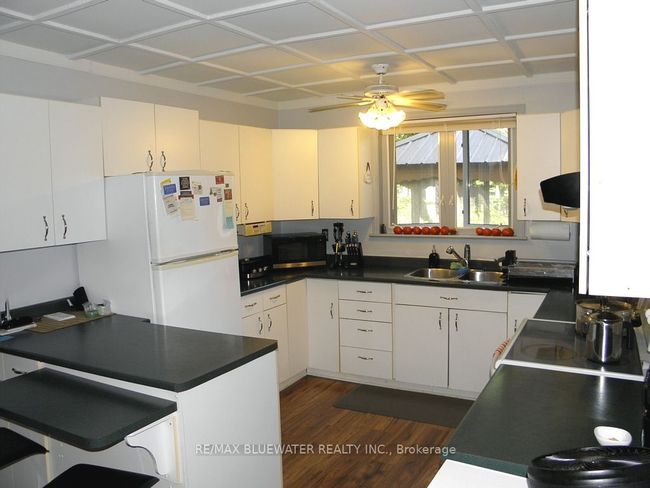 6016 Max Dr, House other with 2 bedrooms, 2 bathrooms and 6 parking in Kettle And Stony Point Fn ON | Image 16