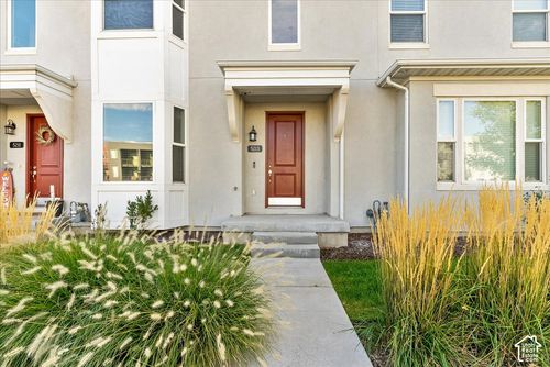 5213 South Jordan Pkwy, South Jordan, UT, 84009-1242 | Card Image
