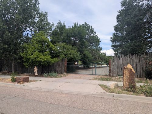 405 La Joya Rd, Santa Fe, NM, 87501-2357 | Card Image
