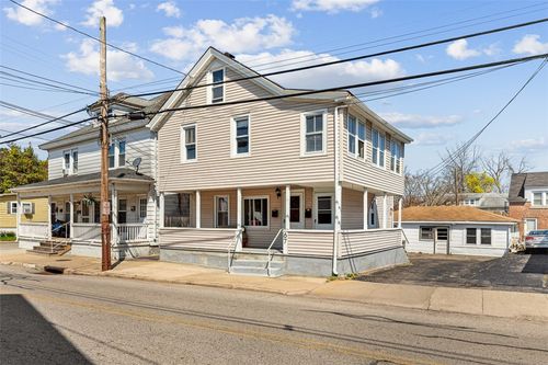 67 Pleasant St, Westerly, RI, 02891-1651 | Card Image