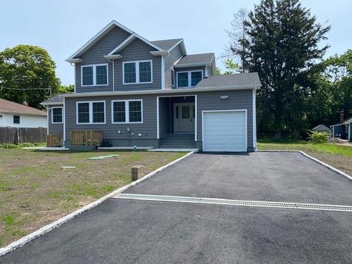 195 Union Ave, East Patchogue, NY, 11772-6140 | Card Image