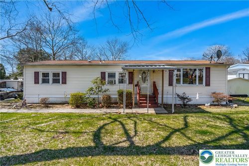 1 Woodsdale Ct, BATH, PA, 18014-2145 | Card Image