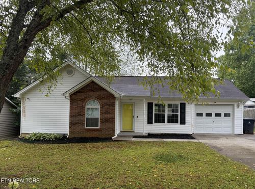 5910 Autumn Oaks Ln, Knoxville, TN, 37921-3947 | Card Image