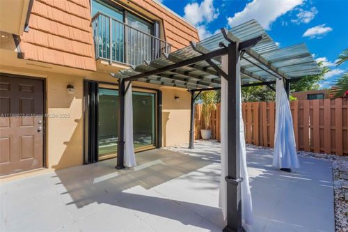 106-2551 Camelot Ct, Hollywood, FL, 33026-3648 | Card Image