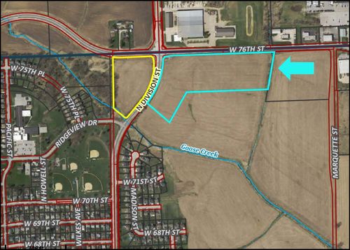 SEQ - Division W 76th Street, Davenport, IA, 52806 | Card Image