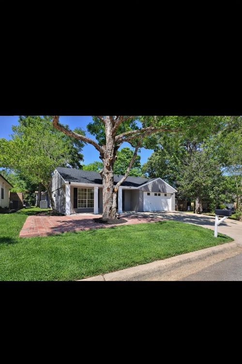 503 Allison St, Conroe, TX, 77303-1704 | Card Image