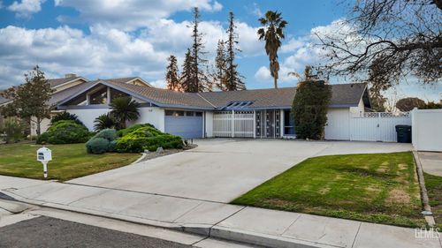 6500 Landfair Dr, Bakersfield, CA, 93309-3680 | Card Image