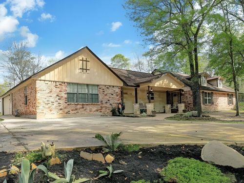 2004 Northshore Dr, Conroe, TX, 77304-5201 | Card Image