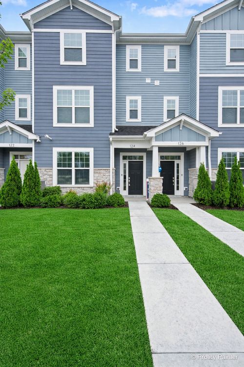 124 E Main St, Cary, IL, 60013-2206 | Card Image