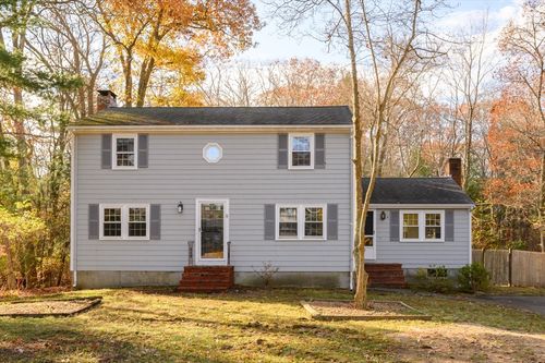 102 Brook Bend Rd, Hanover, MA, 02339 | Card Image