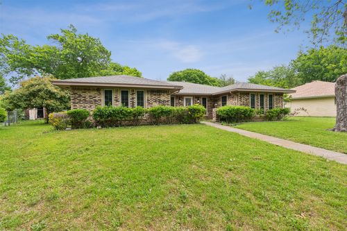 1135 Joanna Cir, Desoto, TX, 75115-3300 | Card Image