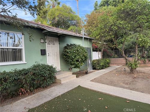 5901-5901 Woodman Ave, Valley Glen, CA, 91401-4436 | Card Image