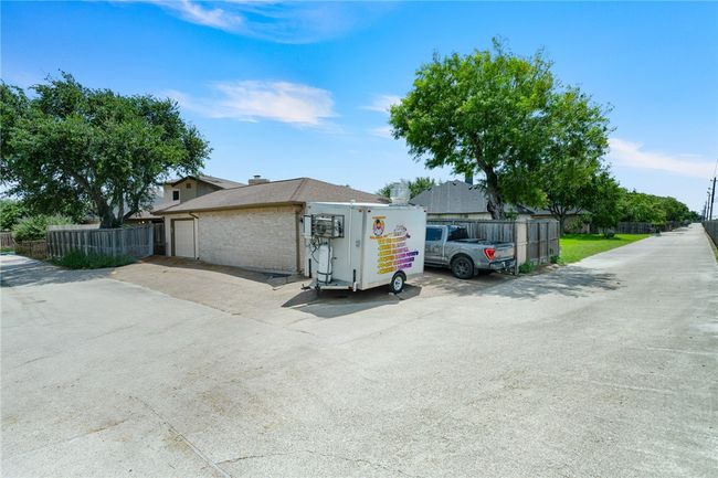 7033 Chiswick Dr, House other with 4 bedrooms, 5 bathrooms and null parking in Corpus Christi TX | Image 22