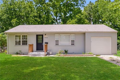 9642 Mcgee St, Kansas City, MO, 64114-4050 | Card Image