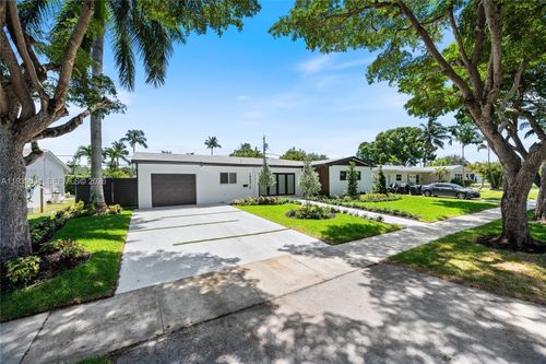 18891-18891 Ne 20th Ave, North Miami Beach, FL, 33179-4319 | Card Image