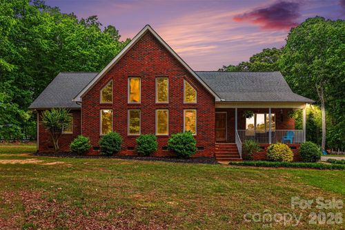 884 Beamguard Rd, Clover, SC, 29710-9409 | Card Image