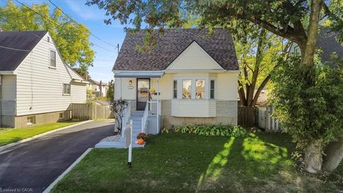 832 Queensdale Ave E, Hamilton, ON, L8V1N1 | Card Image