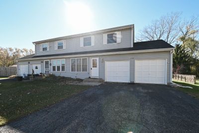 492 Donin Drive, Home with 3 bedrooms, 2 bathrooms and 2 parking in Antioch IL | Image 2