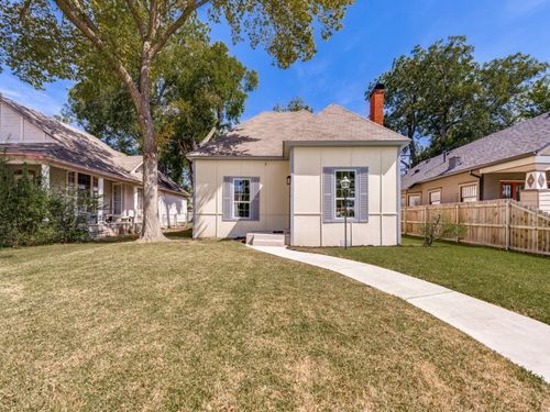 917 W Sears St, Denison, TX, 75020-3321 | Card Image