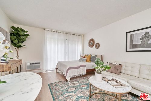120-320 S Ardmore Ave, Los Angeles, CA, 90020-3160 | Card Image