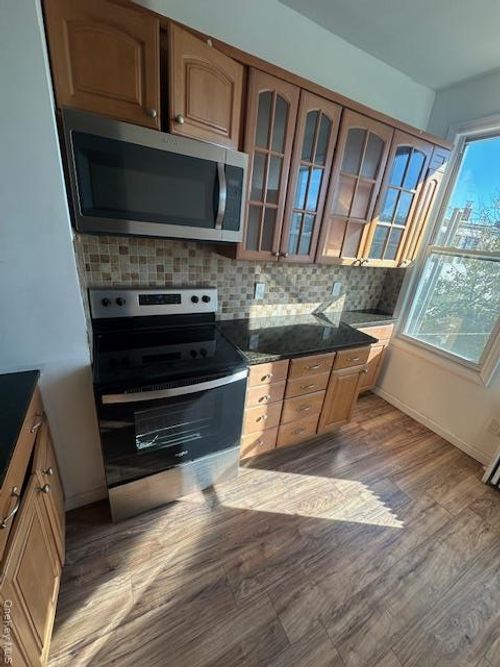 1930 Bleecker St, Ridgewood, NY, 11385-1990 | Card Image