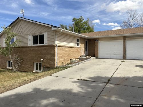 413 Hay St, Rock Springs, WY, 82901-6633 | Card Image