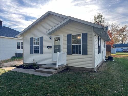 114 N Edwards St, Altamont, IL, 62411-1508 | Card Image