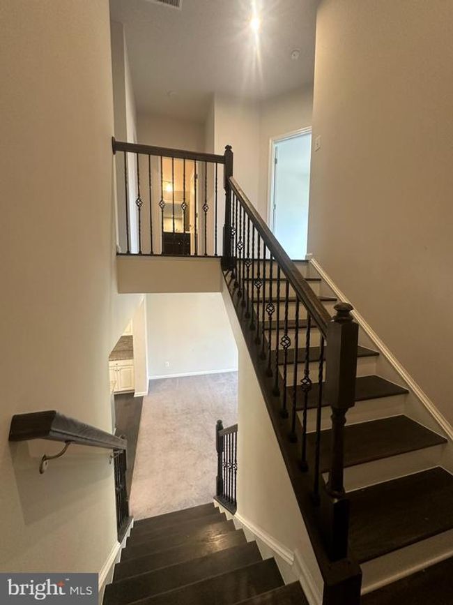 10402 Steeplechase Run Ln, Townhouse with 3 bedrooms, 4 bathrooms and null parking in MANASSAS VA | Image 10