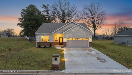 100 Stonegate Avenue, Linn, MO, 65051 | Card Image