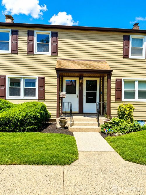 163 Rose St, Metuchen, NJ, 08840-2645 | Card Image