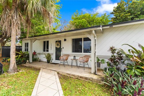 1752 S Anhinga Ln, Homestead, FL, 33035-1060 | Card Image