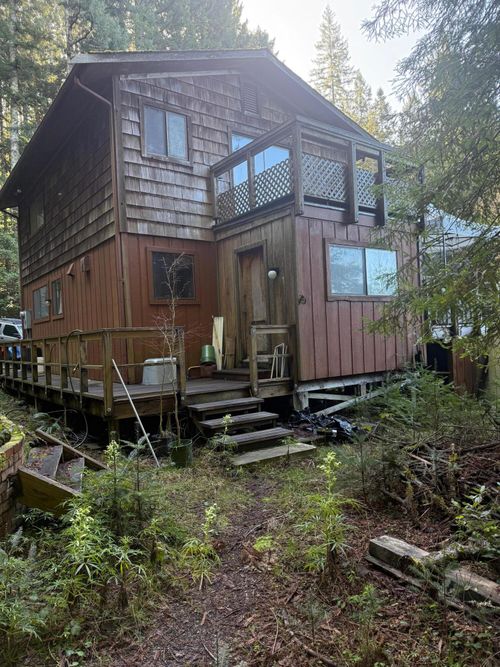 180 Nature Ln, Arcata, CA, 95521-9043 | Card Image