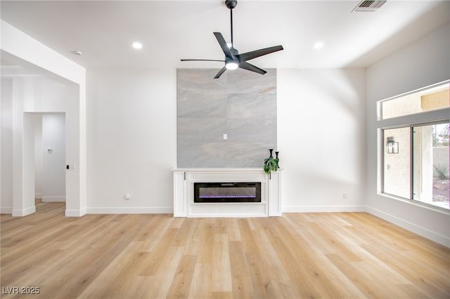 10405 Junction Hill Dr, Townhouse with 2 bedrooms, 2 bathrooms and null parking in Las Vegas NV | Image 7