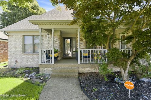 5021 Hunters Point Cir, Louisville, KY, 40216-1481 | Card Image