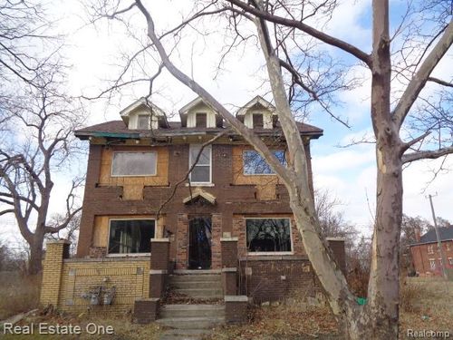 2704 Hogarth St, Detroit, MI, 48206-2904 | Card Image