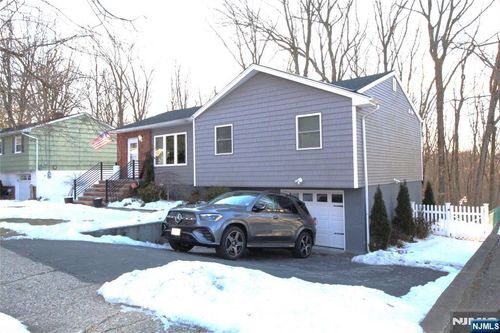 42 Cannonball Rd, Wanaque, NJ, 07465-1044 | Card Image