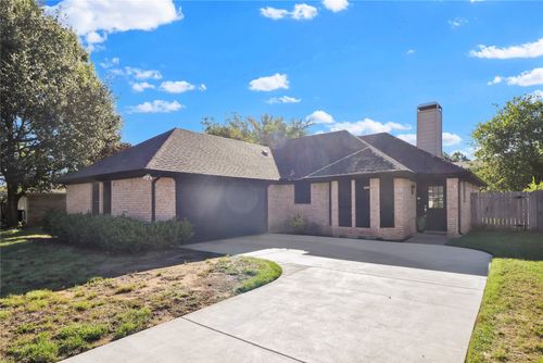 409 Odell St, Cleburne, TX, 76033-7329 | Card Image