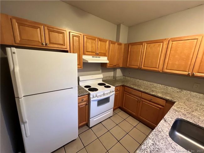 APT-101 - 456 Lombard St, Home with 2 bedrooms, 1 bathrooms and 1 parking in New Haven CT | Image 11