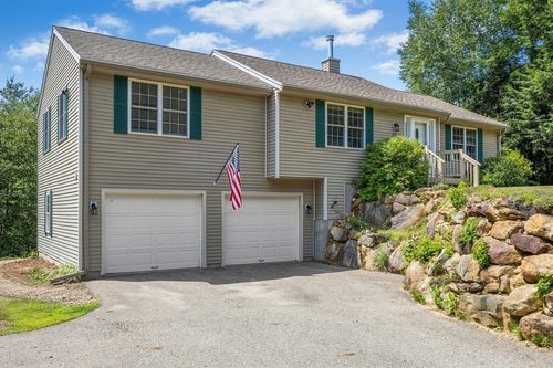 23 Geordie Ln, Hubbardston, MA, 01452-1664 | Card Image