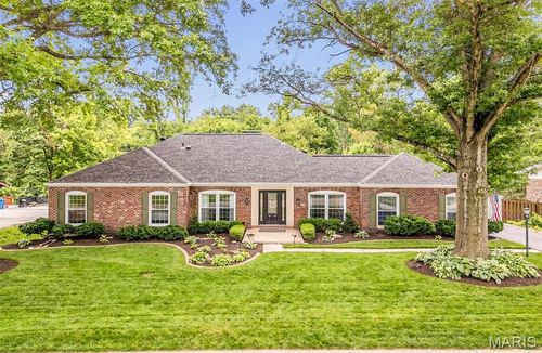 51 High Valley Dr, Chesterfield, MO, 63017-2716 | Card Image