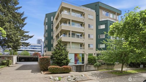 4b-4528 8th Ave Ne, Seattle, WA, 98105-4788 | Card Image