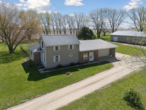 2008 170th St, Manchester, IA, 52057-8720 | Card Image