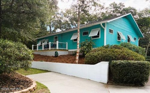 201 Hoop Pole Creek Dr, Atlantic Beach, NC, 28512-5841 | Card Image
