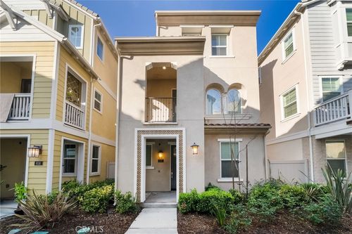 612 W Tribella Ct, Santa Ana, CA, 92703-3627 | Card Image