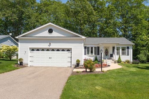 12 Wyndwood Rd, Uncasville, CT, 06382-2072 | Card Image